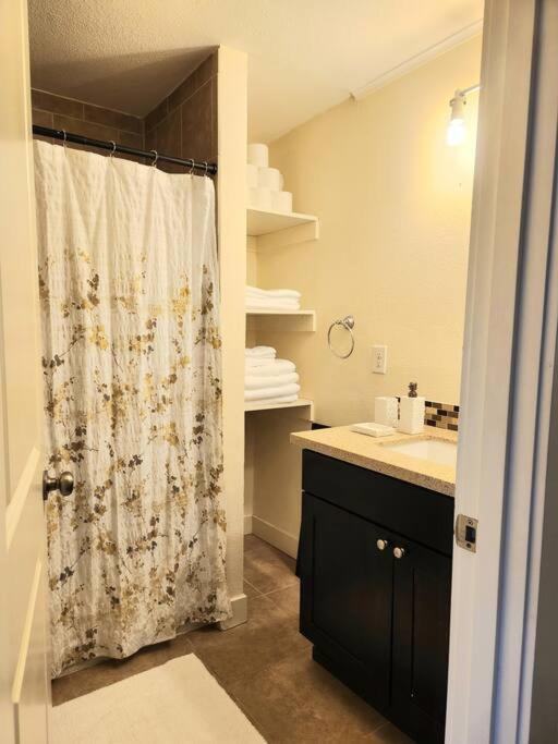 Apartamento Cozy Contemporary 2br With Sofa Bed In The Office Seattle