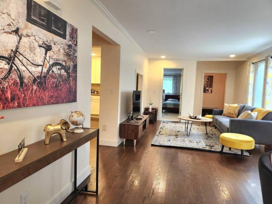 Apartamento Cozy Contemporary 2br With Sofa Bed In The Office Seattle
