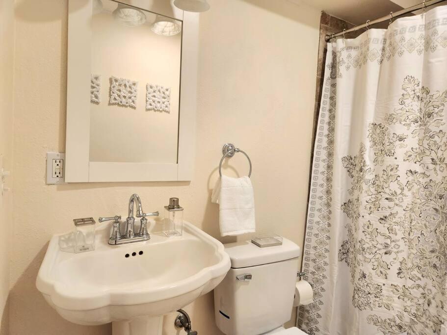 Apartamento Cozy Contemporary 2br With Sofa Bed In The Office *